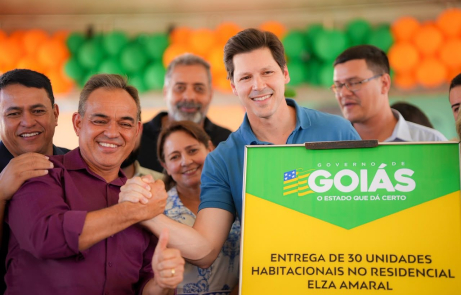 Daniel Vilela realiza sonho da casa própria de 85 famílias em Urutaí e Cezarina